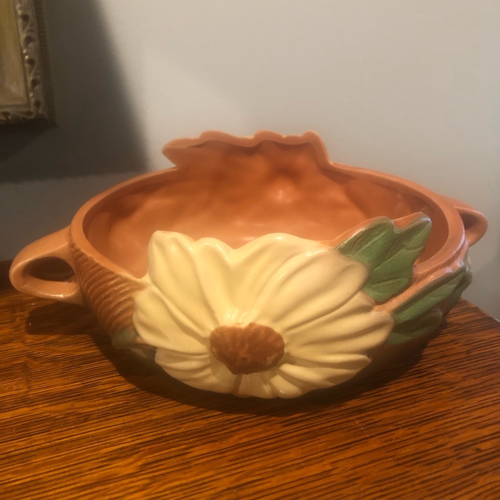 Vintage Roseville Magnolia bowl